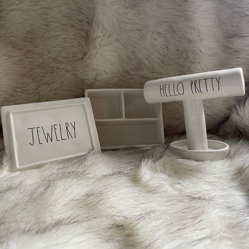 Rae Dunn jewelry box and jewelry stand. Never used.